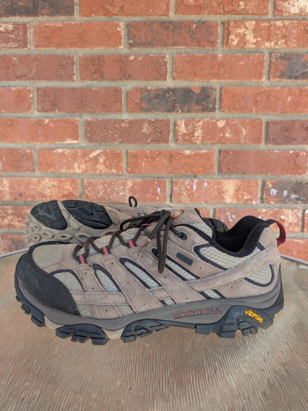 Men's Merrell Moab 2 Waterproof Hiking Shoes Size 11.5